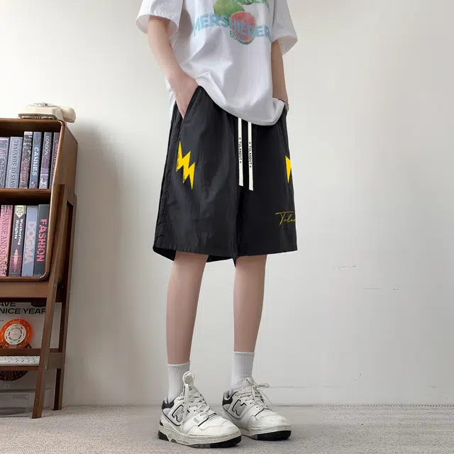 图兰朵 夏季冰丝凉感透气美式复古高街多巴胺色系星星字母高级感中腰垂感柔软不硬亲肤舒适日常通勤直筒运动休闲短裤 男女同款