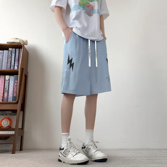 图兰朵 夏季冰丝凉感透气美式复古高街多巴胺色系星星字母高级感中腰垂感柔软不硬亲肤舒适日常通勤直筒运动休闲短裤 男女同款