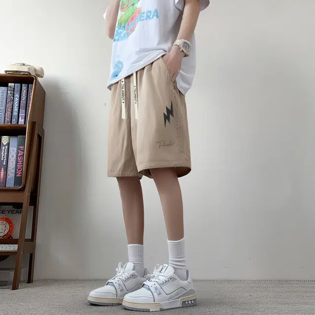 图兰朵 夏季冰丝凉感透气美式复古高街多巴胺色系星星字母高级感中腰垂感柔软不硬亲肤舒适日常通勤直筒运动休闲短裤 男女同款