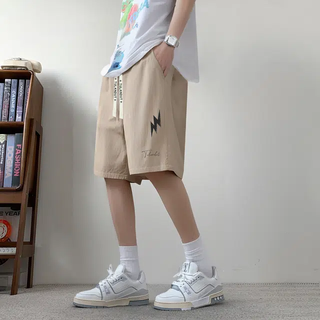 图兰朵 夏季冰丝凉感透气美式复古高街多巴胺色系星星字母高级感中腰垂感柔软不硬亲肤舒适日常通勤直筒运动休闲短裤 男女同款