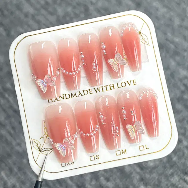 轻迎 极光立体蝴蝶猫眼高级感夏季点钻  穿戴甲 中梯裸色腮红晕染 纯欲