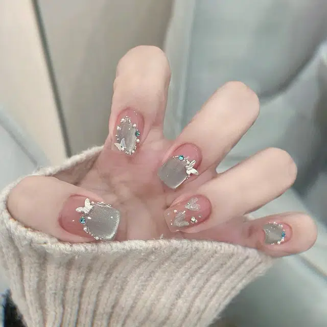 轻迎 立体蝴蝶  穿戴甲 短梯粉色裸色 法式 手工点钻