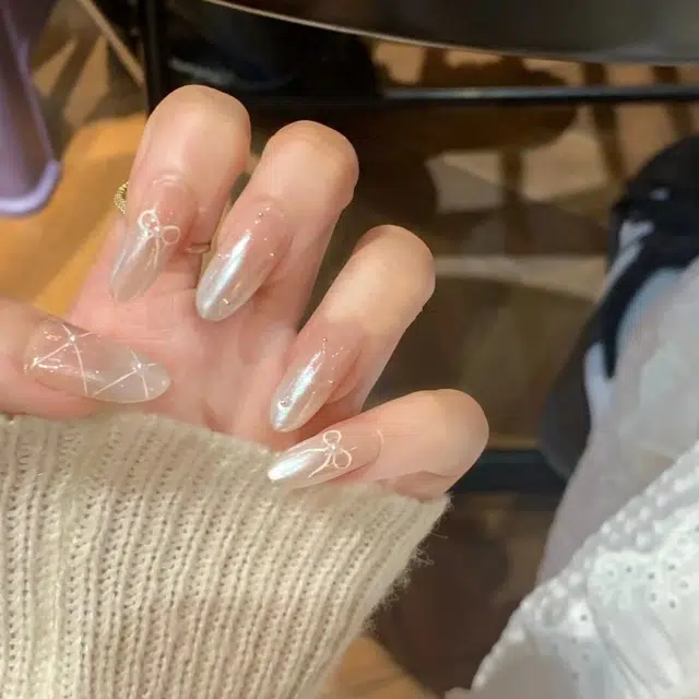 轻迎 极光渐变纯手工  穿戴甲 椭圆裸色晕染 蝴蝶结