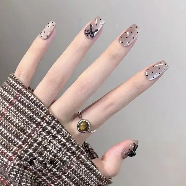 轻迎 手工立体蝴蝶结黑色波点  穿戴甲 短梯淡色纯色 猫眼