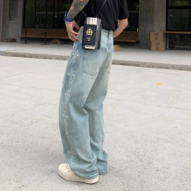 帝狼牛 美式复古高街个性做旧水洗烫钻设计感宽松阔腿简约牛仔裤 男女同款