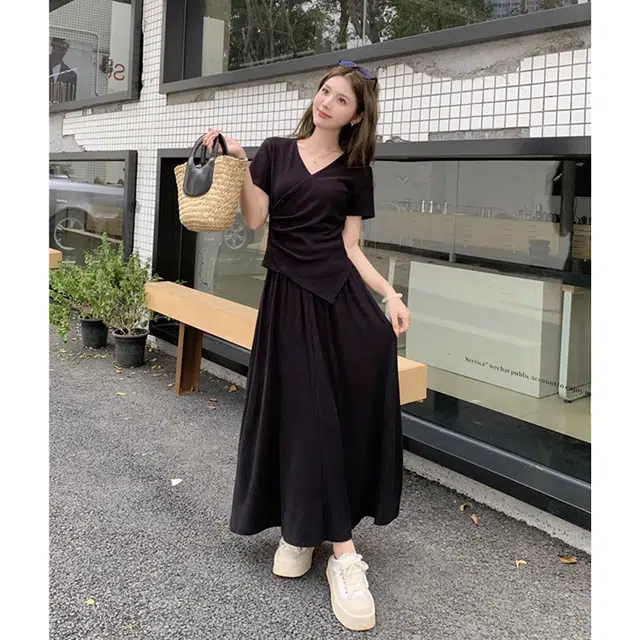 新世家族 纯色优雅时尚百搭舒适短袖上衣修身显瘦休闲气质半身裙裙装套装 女款