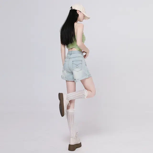 新世家族 美式高街设计感口袋辣妹风高腰时尚百搭宽松花苞卷边阔腿牛仔短裤 女款 浅蓝色