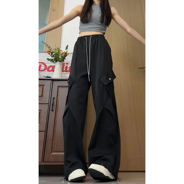 新世家族 美式基础潮流通勤垂感透气纯色速干宽松冰丝褶皱高腰阔腿休闲裤 女款