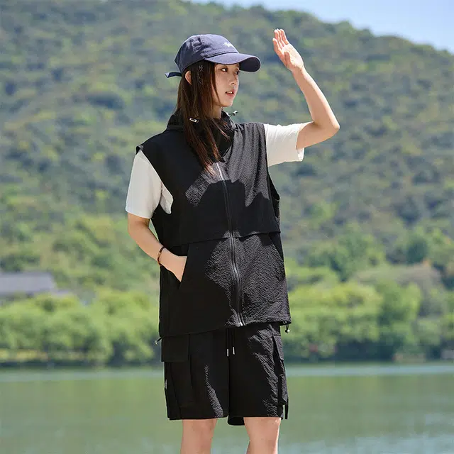 新世家族 户外马甲工装背心运动透气徒步短裤两件套休闲套装 女款