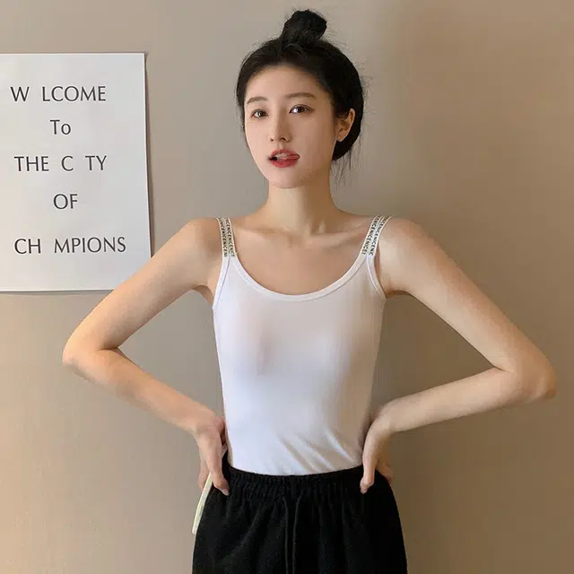 新世家族 简约大码字母双肩带百搭外穿性感打底背心 女款