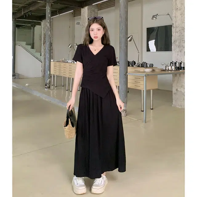 新世家族 纯色优雅时尚百搭舒适短袖上衣修身显瘦休闲气质半身裙裙装套装 女款