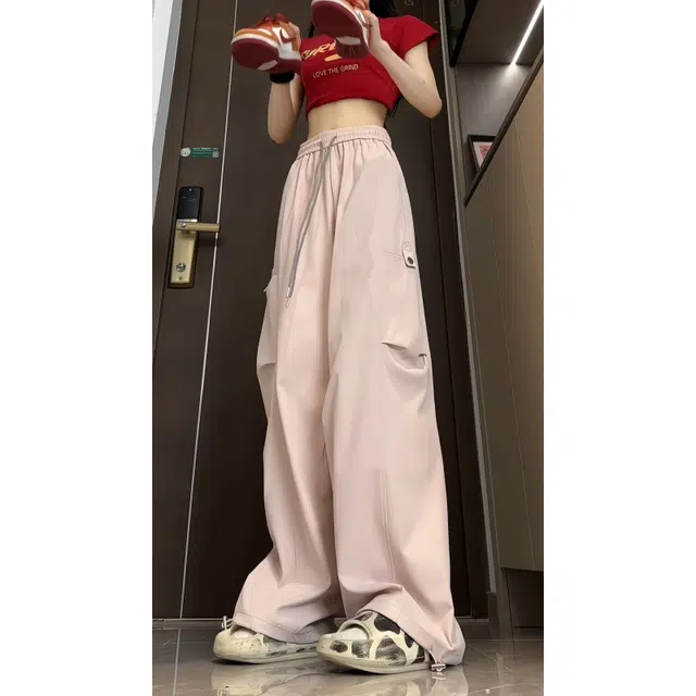 新世家族 时尚设计宽松舒适百搭简约纯色冰丝材质高街风格休闲裤 女款