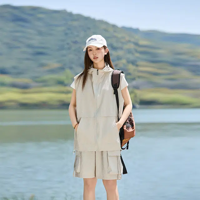 新世家族 户外马甲工装背心运动透气徒步短裤两件套休闲套装 女款