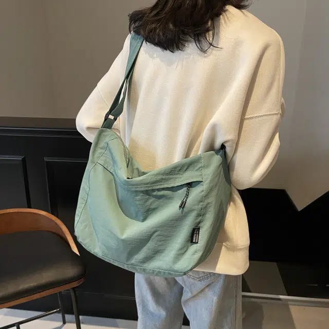 雅鹿 日系休闲小众设计通勤 尼龙 托特包单肩斜挎包 男女同款情侣款 多色