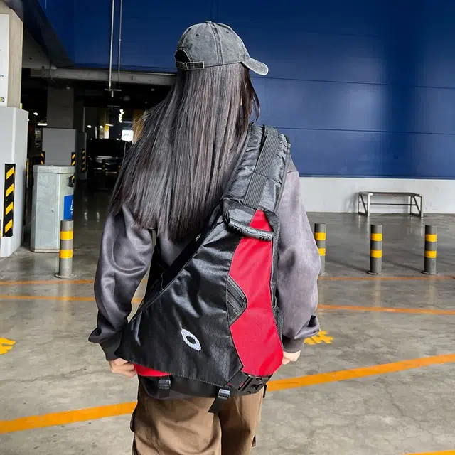 雅鹿 时尚简约潮流 尼龙 单肩斜挎胸包 常规 男女同款情侣款 红色/黄色/黑色