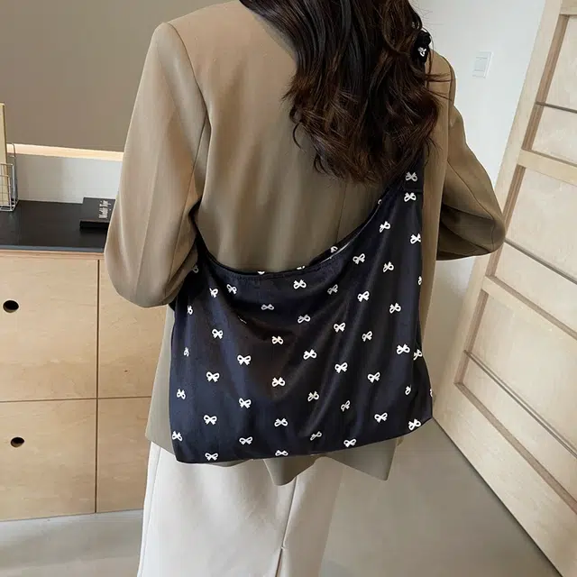 雅鹿 韩系百搭复古风 尼龙 单肩包 女款 多色