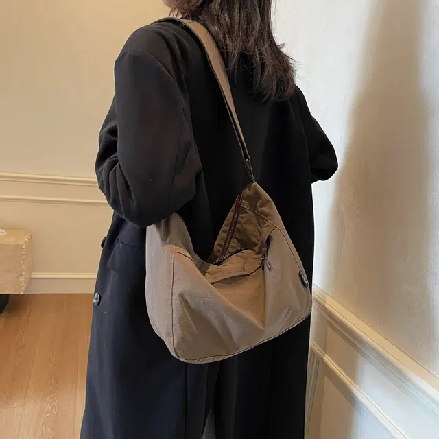 雅鹿 日系休闲小众设计通勤 尼龙 托特包单肩斜挎包 男女同款情侣款 多色