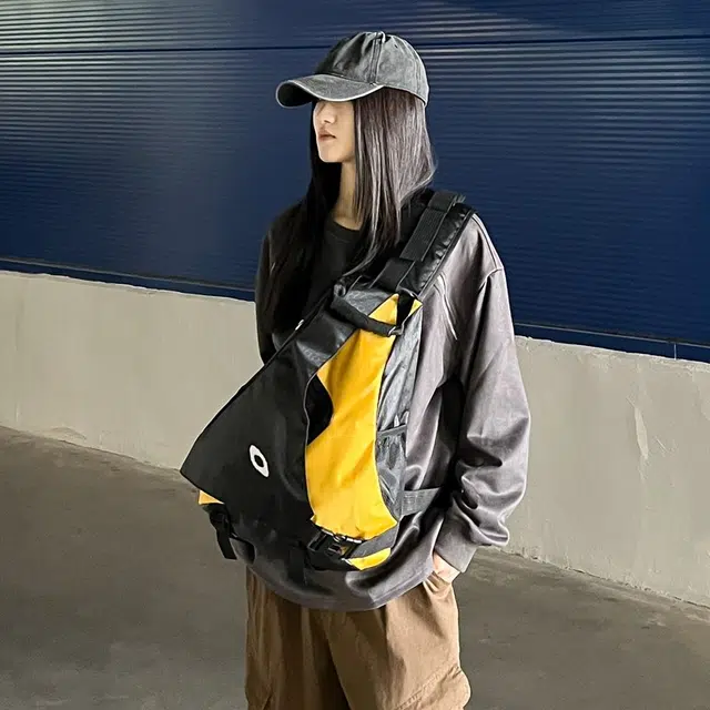 雅鹿 时尚简约潮流 尼龙 单肩斜挎胸包 常规 男女同款情侣款 红色/黄色/黑色