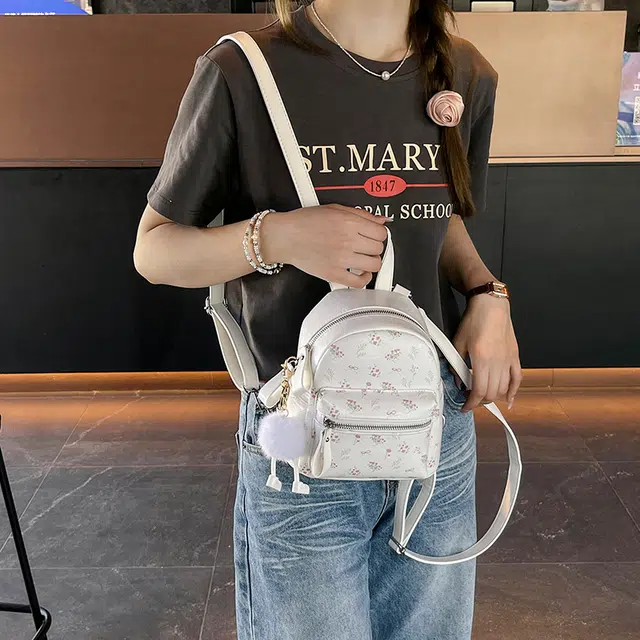 雅鹿 潮流时尚欧美复古洋气学生通勤书包 尼龙 双肩包背包 女款 白色/银色/黑色