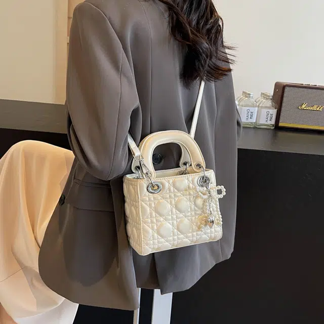 雅鹿 珍珠蝴蝶结奶高级感小众设计精致逛街 尼龙 单肩斜挎手提包 常规 女款 多色