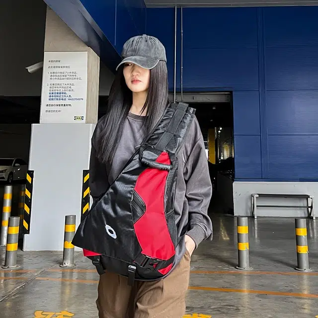 雅鹿 时尚简约潮流 尼龙 单肩斜挎胸包 常规 男女同款情侣款 红色/黄色/黑色
