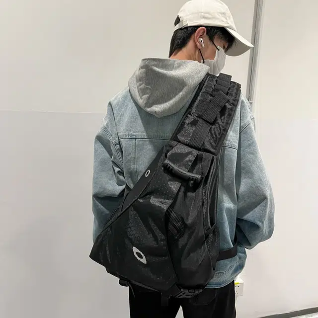 雅鹿 时尚简约潮流 尼龙 单肩斜挎胸包 常规 男女同款情侣款 红色/黄色/黑色