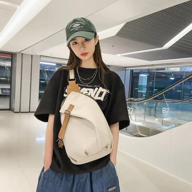 雅鹿 欧美复古潮流时尚简约百搭休闲 尼龙 胸包 常规 男女同款情侣款 多色