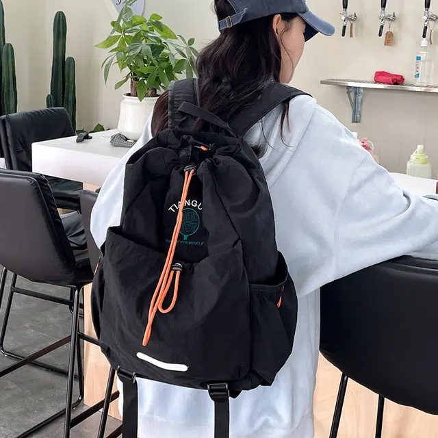 雅鹿 日系休闲时尚轻便实用羽毛球背包网球拍包书包大容量多功能运动游泳包 尼龙 双肩包 男女同款情侣款 多色