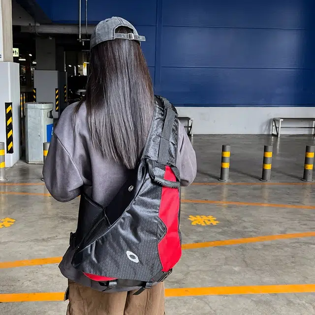 雅鹿 时尚简约潮流 尼龙 单肩斜挎胸包 常规 男女同款情侣款 红色/黄色/黑色