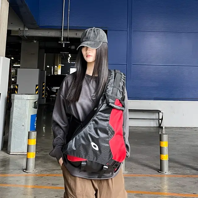 雅鹿 时尚简约潮流 尼龙 单肩斜挎胸包 常规 男女同款情侣款 红色/黄色/黑色