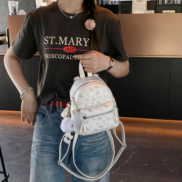雅鹿 潮流时尚欧美复古洋气学生通勤书包 尼龙 双肩包背包 女款 白色/银色/黑色