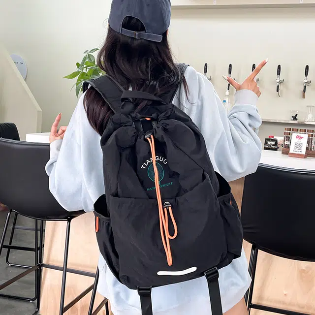 雅鹿 日系休闲时尚轻便实用羽毛球背包网球拍包书包大容量多功能运动游泳包 尼龙 双肩包 男女同款情侣款 多色