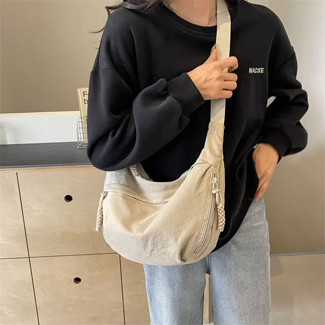 雅鹿 日系简约百搭 尼龙 单肩包 女款 多色