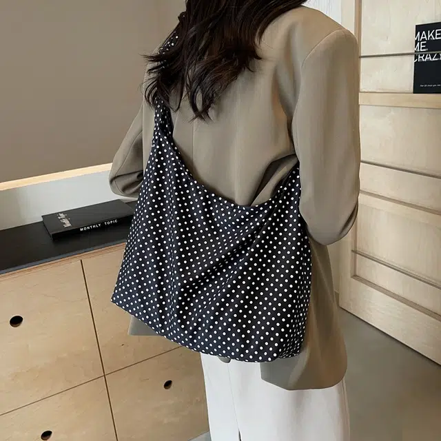 雅鹿 韩系百搭复古风 尼龙 单肩包 女款 多色