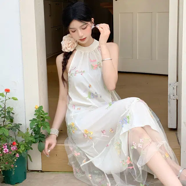 黛尔佳人 网纱刺绣碎花蝴蝶结挂脖夏季法式无袖连衣裙 女款