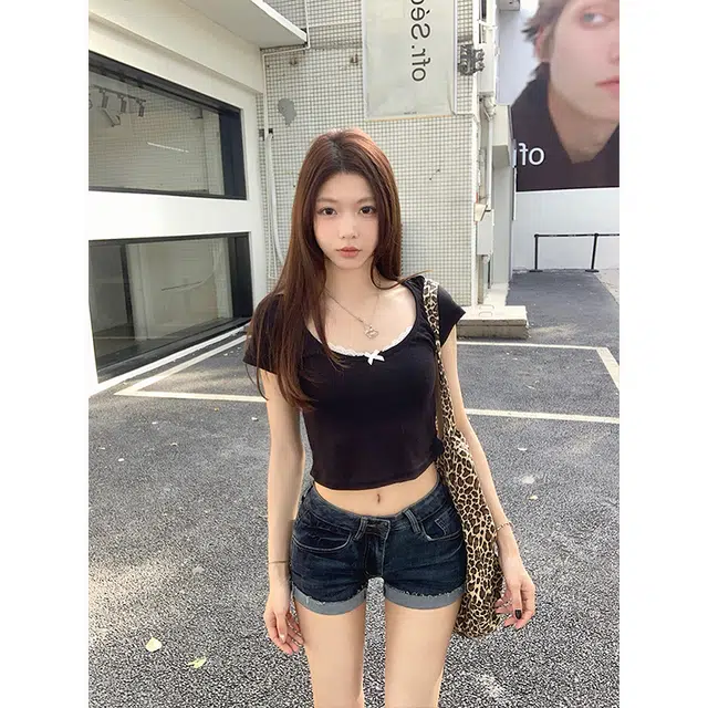 2 T