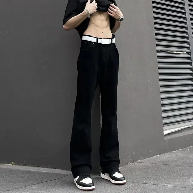 大白鲨 弯刀美式复古高街水洗做旧废土风高级感窄版设计中腰显高显瘦修身白色通勤垂感牛仔裤 男女同款