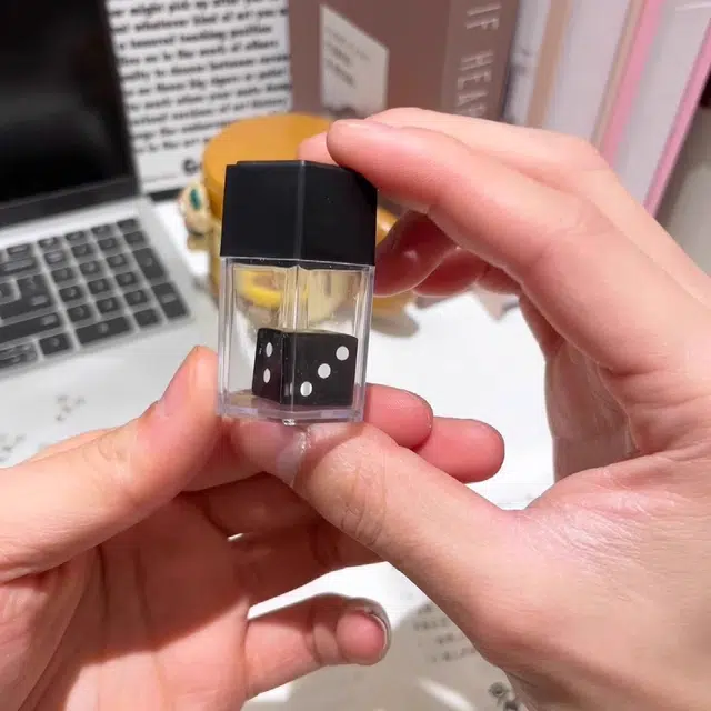 天予小镇 魔术爆炸骰子筛子变换近景道具 玩具