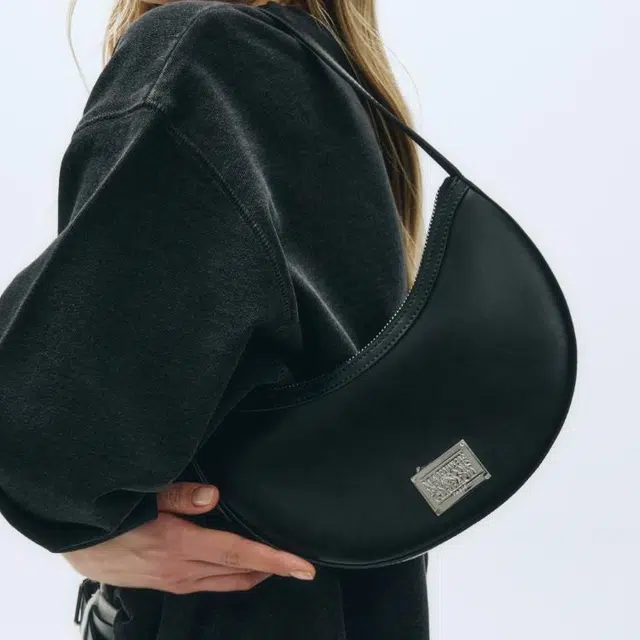MARITHE FRANCOIS GIRBAUD LOGO PU