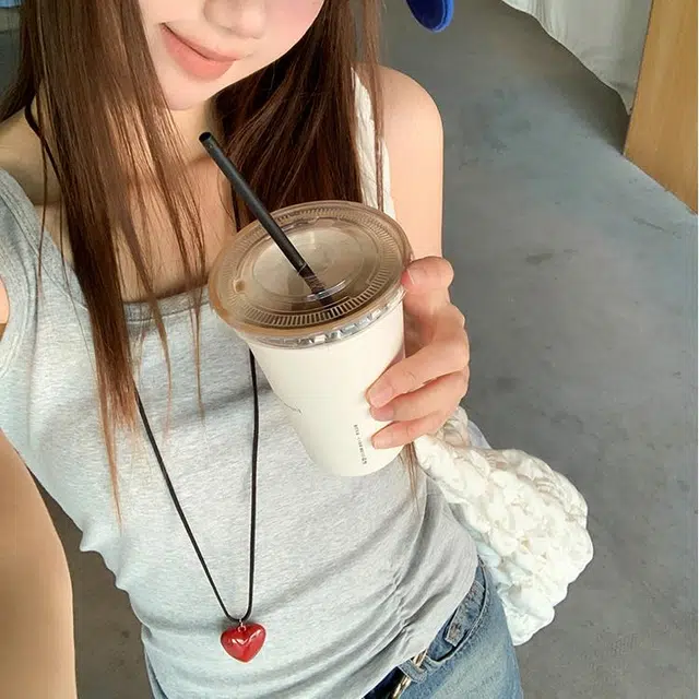 沐晓欣 甜辣时尚出游穿搭修身吊带内搭外穿收腰法式辣妹无袖打底衫背心 女款