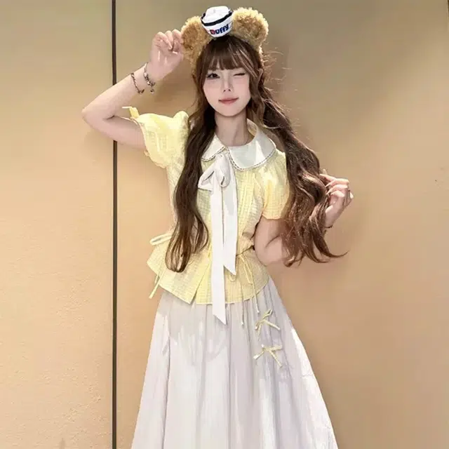 费尔岛上的猫 韩系温柔甜美风蝴蝶结收腰衬衫搭配花苞裙裙装套装 女款