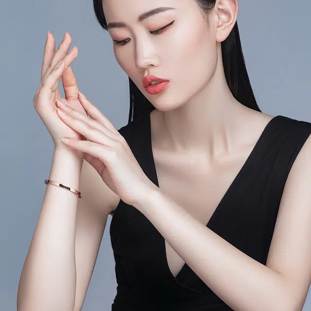 S925