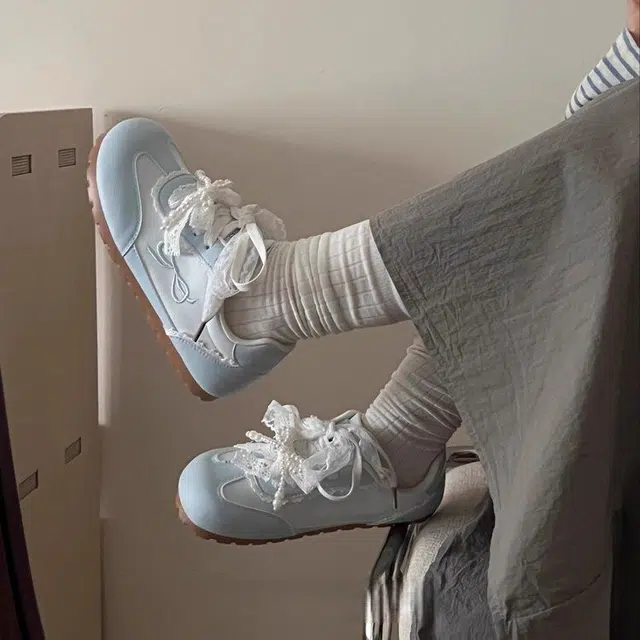 PARK DANCE Low Top Sneakers