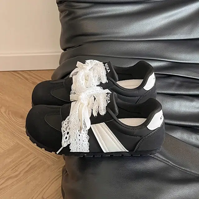 PARK DANCE Low Top Sneakers