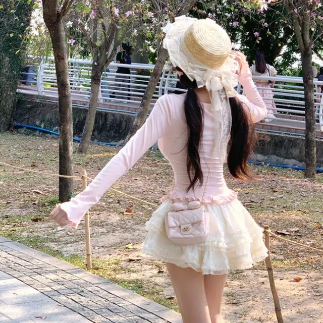 敲模女孩 法式甜美风蕾丝吊带立体花朵收腰假两件修身长袖开衫高腰蓬蓬短裙裙装套装 女款