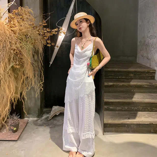 敲模女孩 法式纯欲风复古微透蕾丝打底设计感重工不规则荷叶边半身裙吊带连衣裙 女款