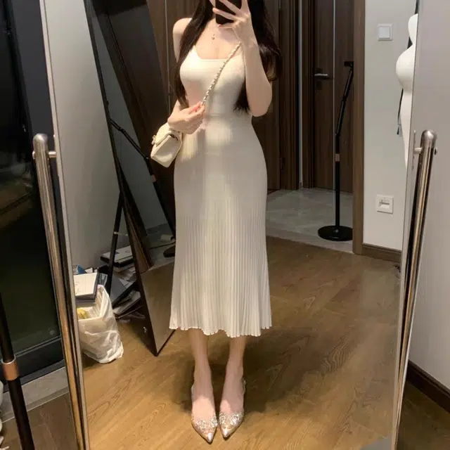 敲模女孩 纯欲风大方领细褶绝美修身辣妹包臀无袖连衣裙 女款