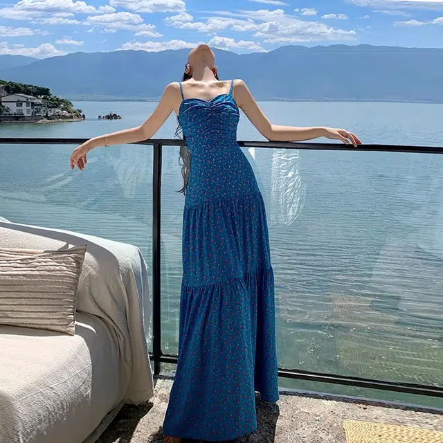 敲模女孩 法式纯欲风碎花气质蝴蝶结露背收腰辣妹海边度假风吊带连衣裙 女款