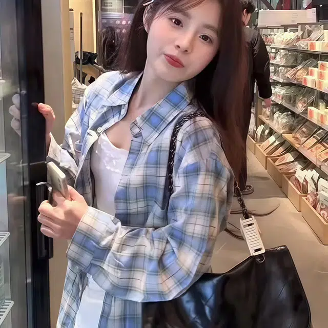 敲模女孩 学院风复古港味格子宽松百搭外套长袖衬衫 女款