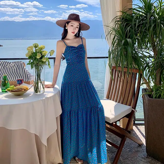 敲模女孩 法式纯欲风碎花气质蝴蝶结露背收腰辣妹海边度假风吊带连衣裙 女款